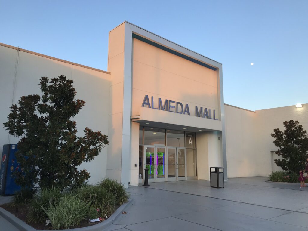 Almeda Mall