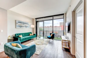 Luxe One Bedroom - Pool & Free Parking - River Oaks living room